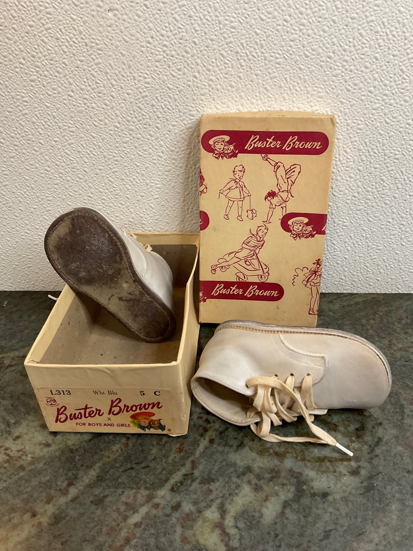 Buster Brown Baby Shoes w/soles w/Box