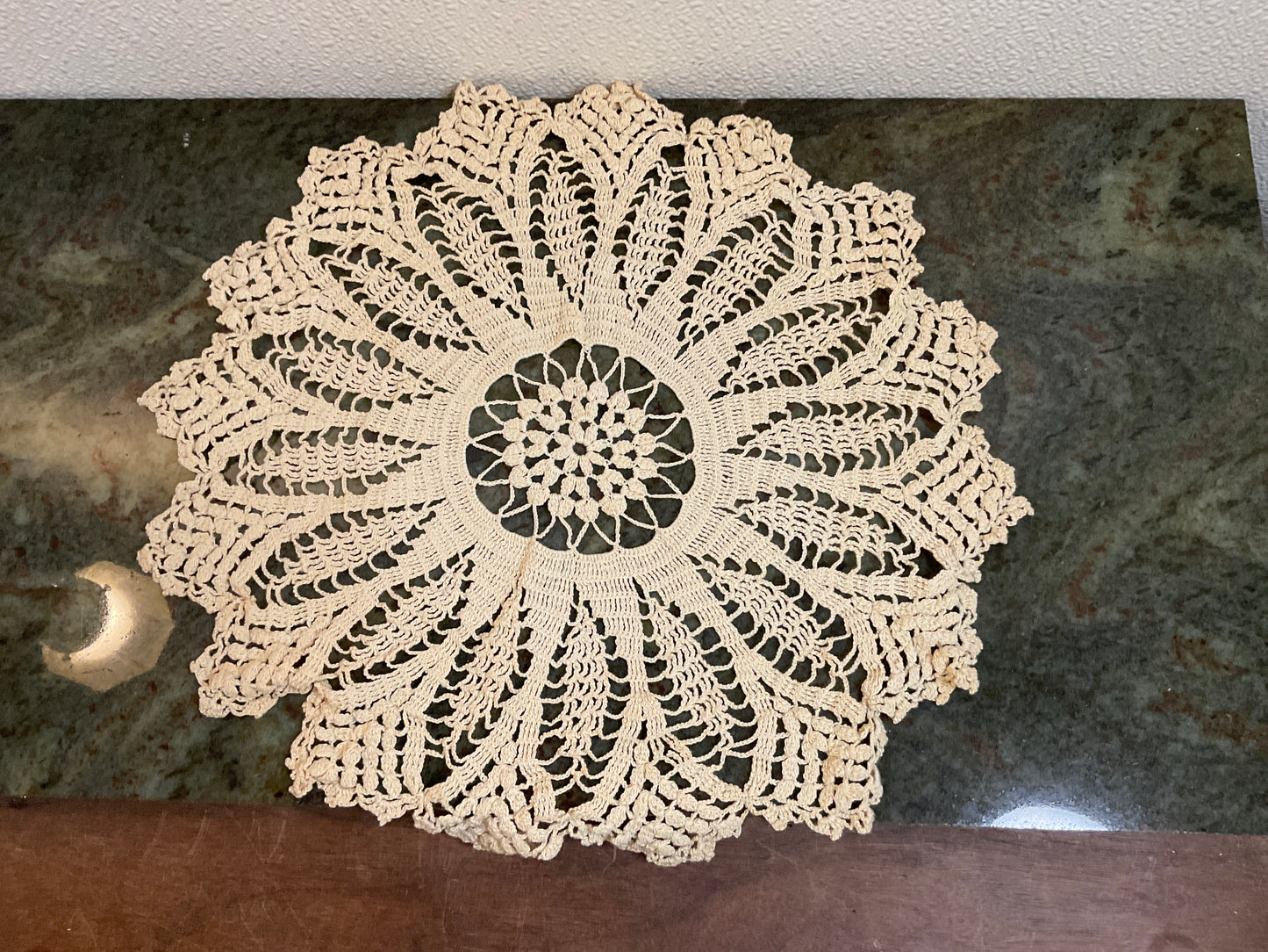 14” Ivory Pointed Scalloped Round Doily