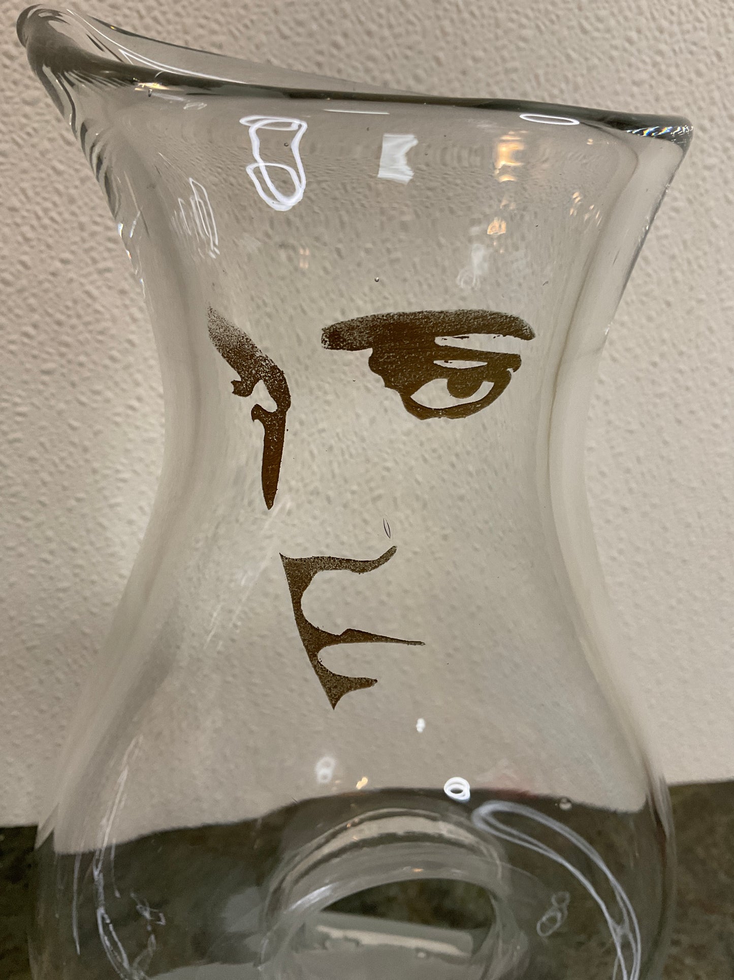 Elvis 12” Glass Carafe w/Donut Hole Handle