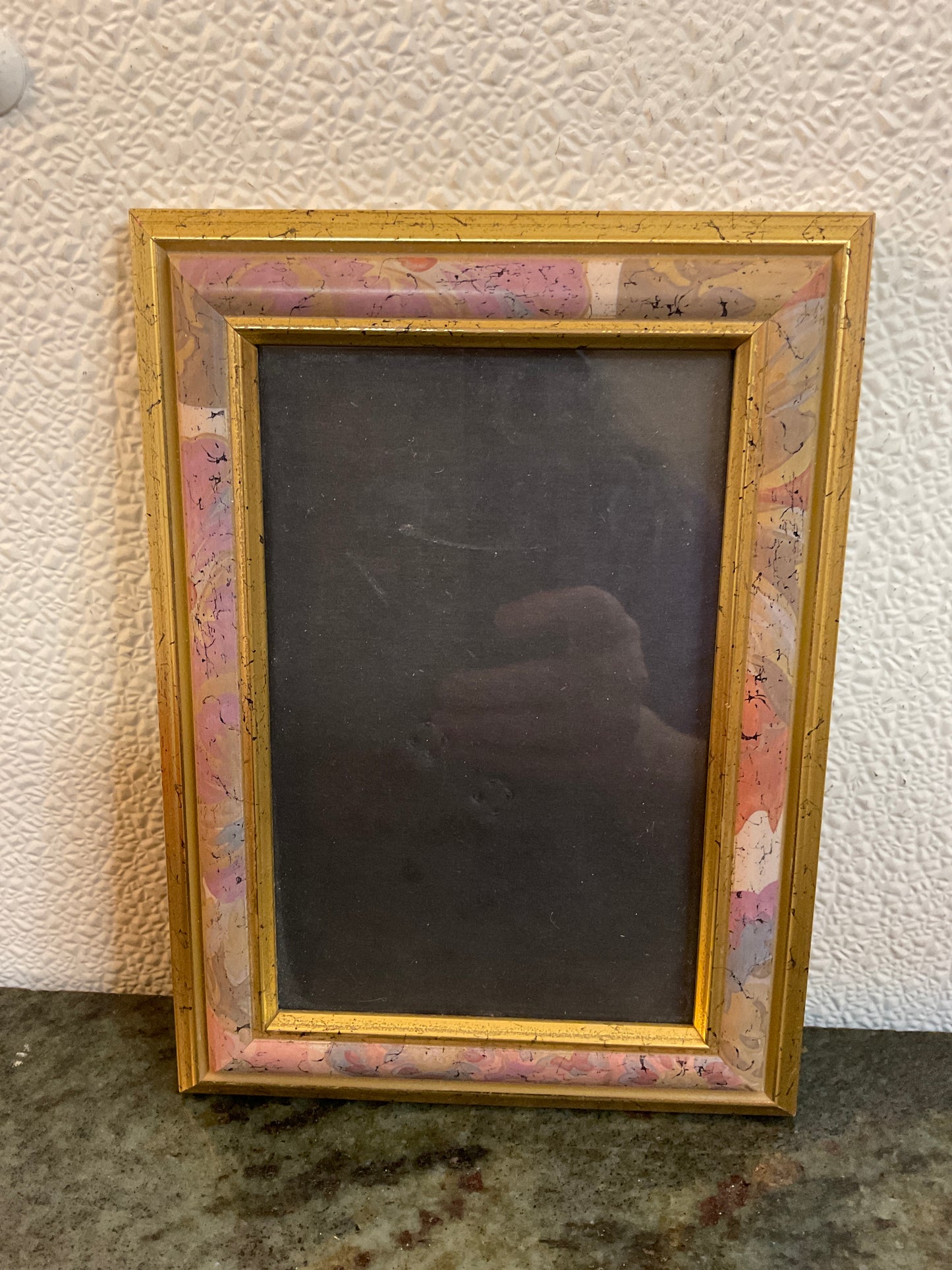 Resin Gold/Pink Marbled Frame With Easel