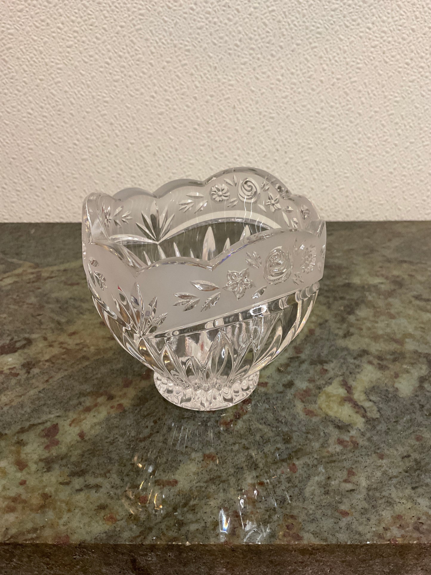 Vintage Oneida Southern Garden Frosted Clear Glass Bowl