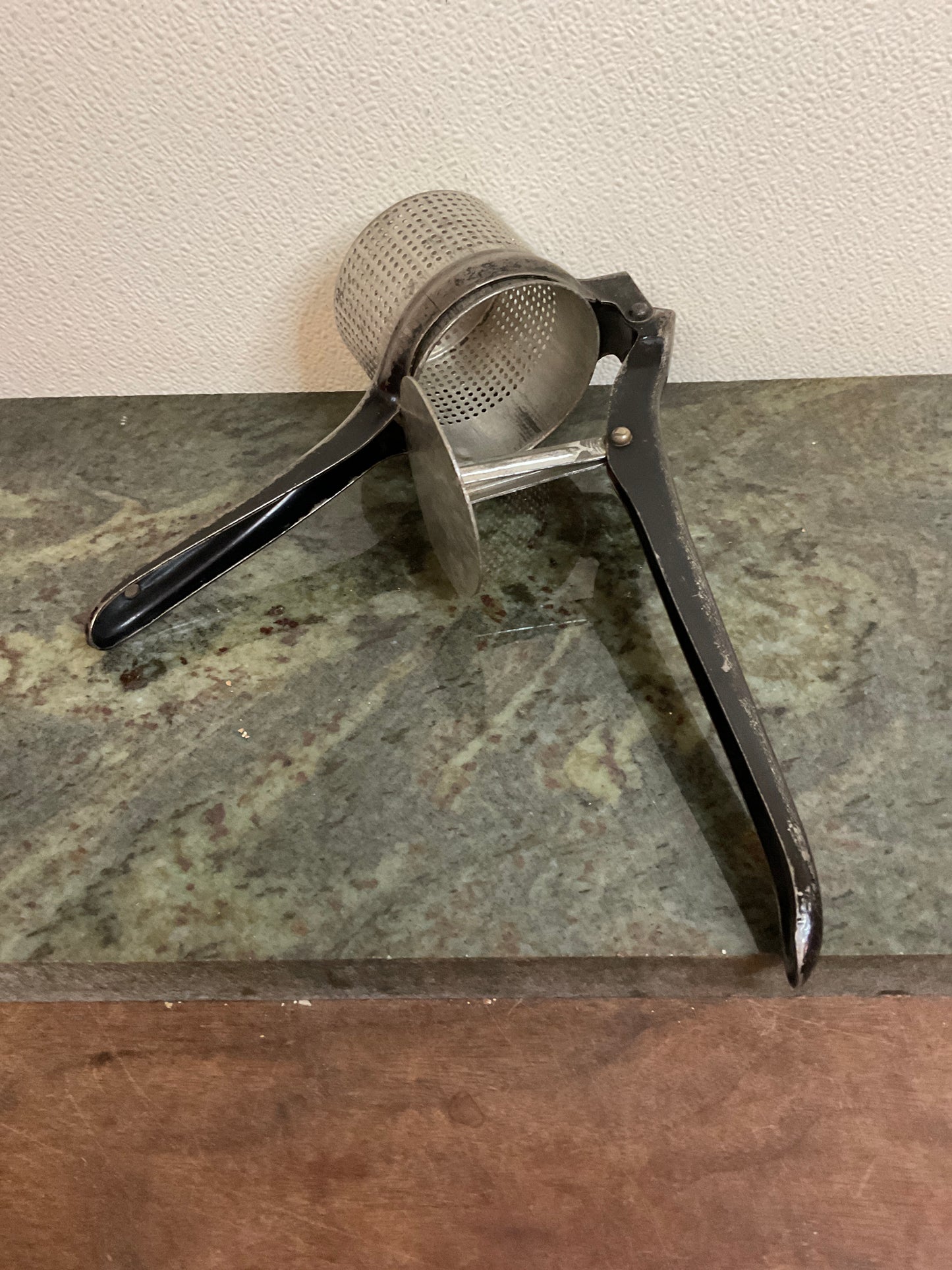 Vintage O’Brian Black Handle Potato Ricer