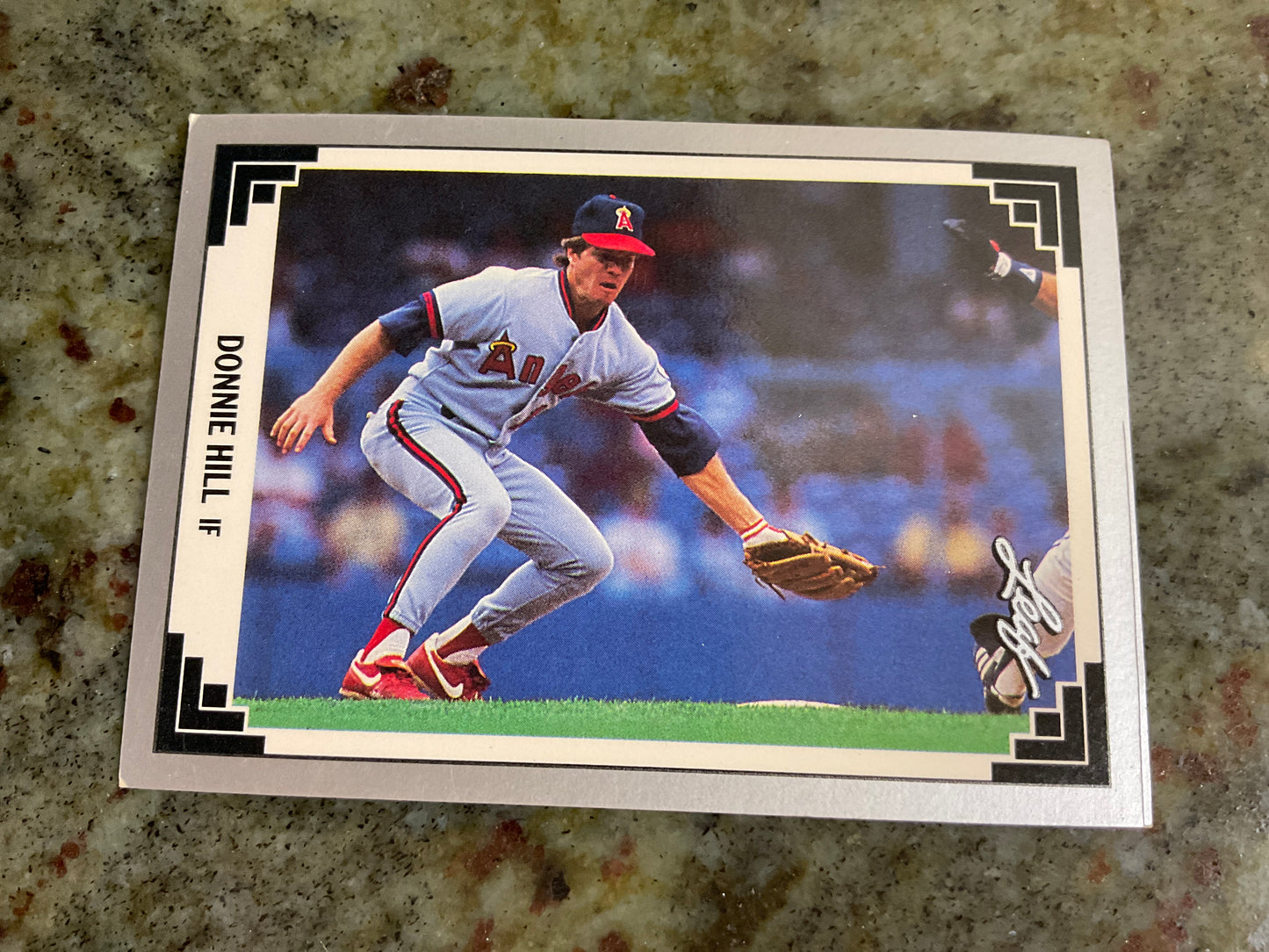 Donnie Hill 1991 Leaf Baseball Card