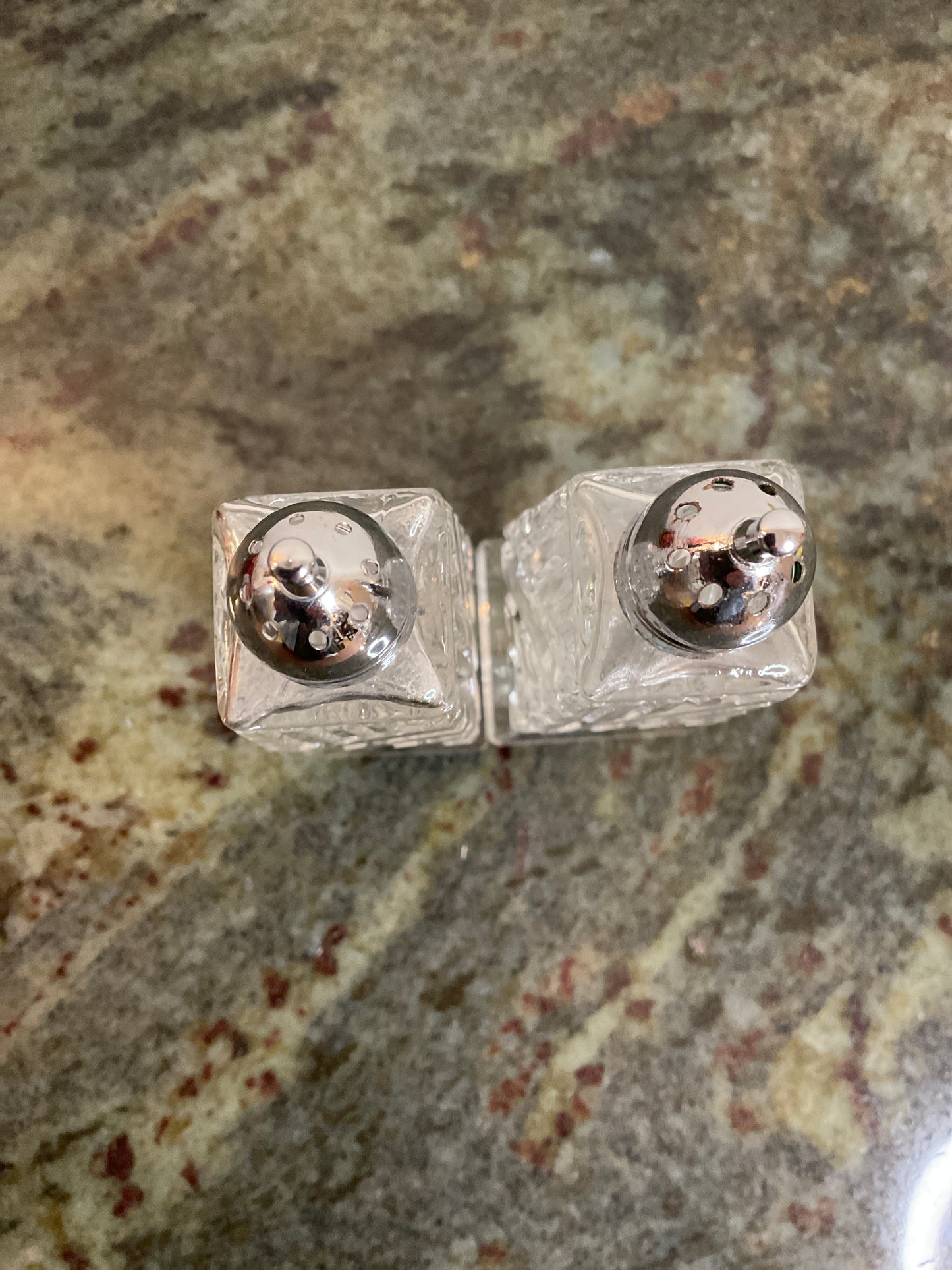Vintage Mid Century  Clear Glass  salt/ pepper shakers