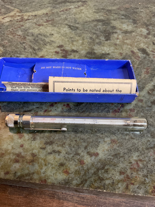 Becton Dickinson Thermometer in box with instructions( no lid)