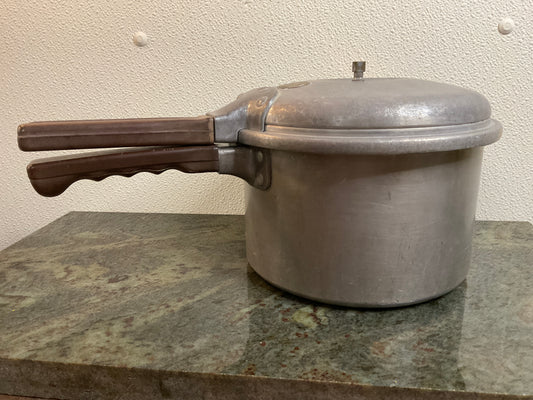 Vtg Presto Model 60 Pressure Cooker
