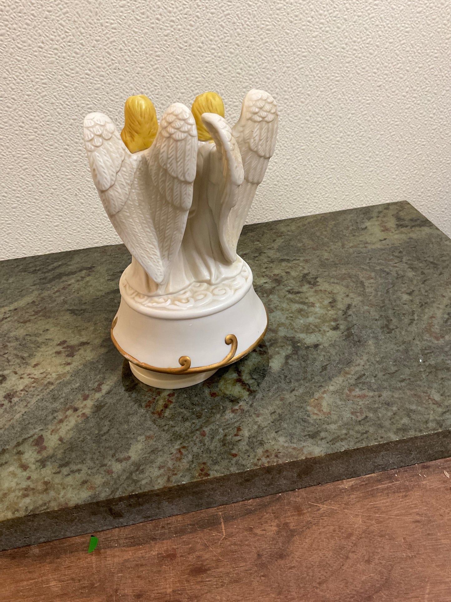 Vintage Christmas Around the World Angels of Peace music box