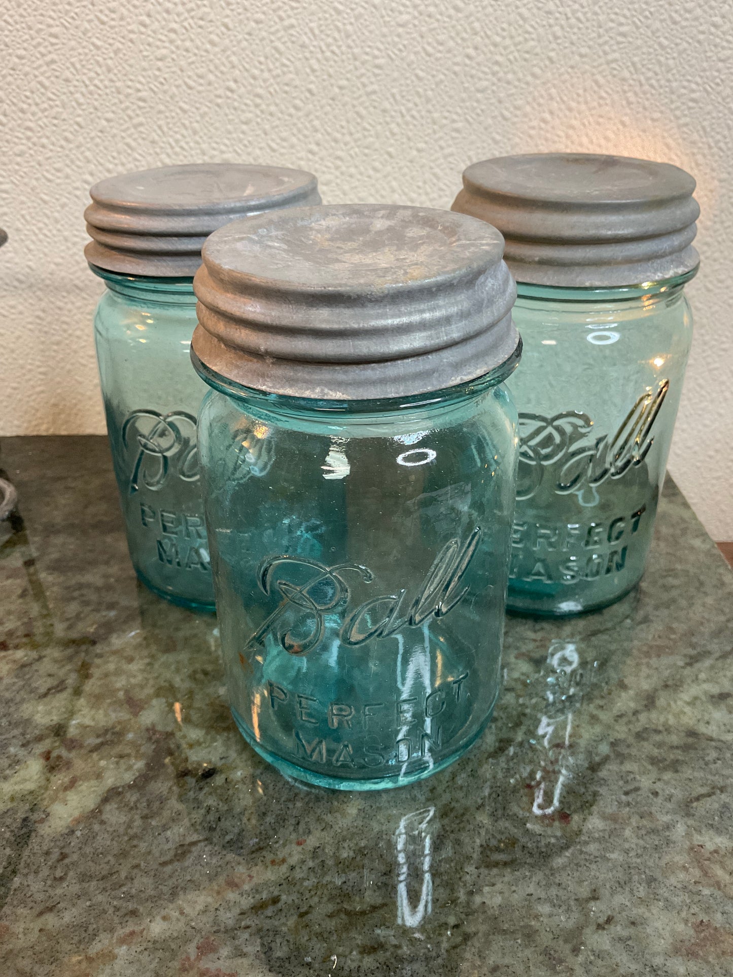 Vintage Mason Jars/Metal Rack/Jar Lifter