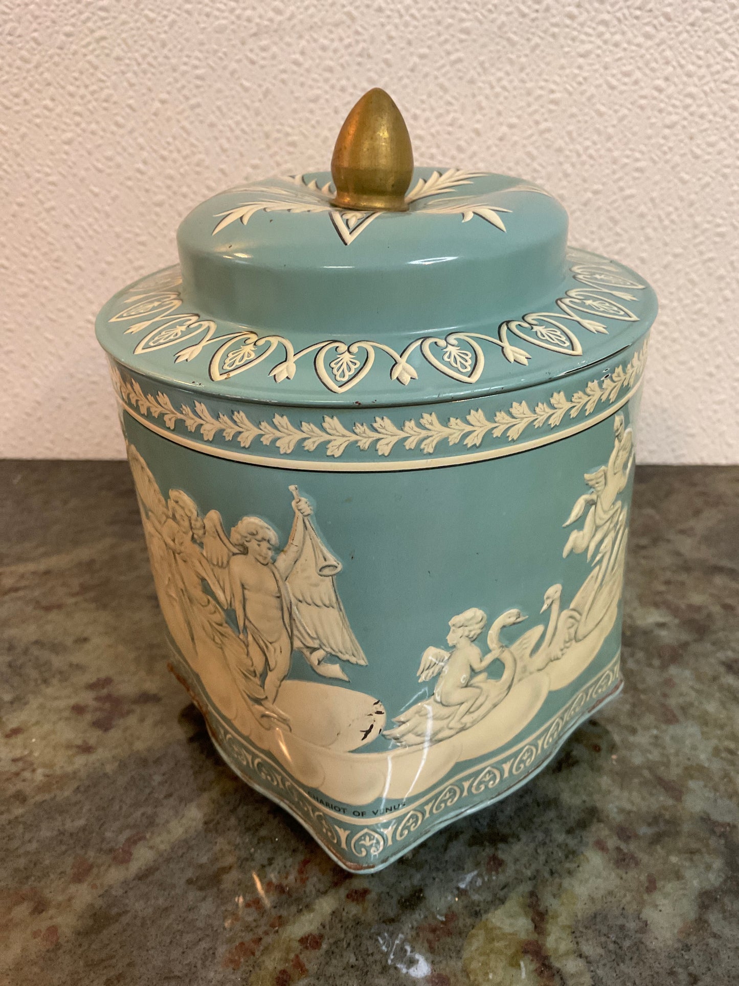 Regal Crown Wedgewood Inspired Tin