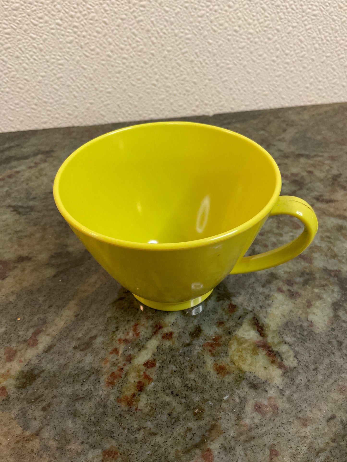Vintage Avocado/Lime Melamine Cups