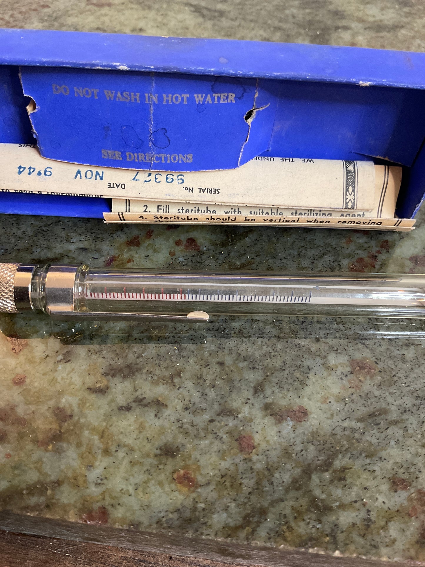 Becton Dickinson Thermometer in box with instructions( no lid)