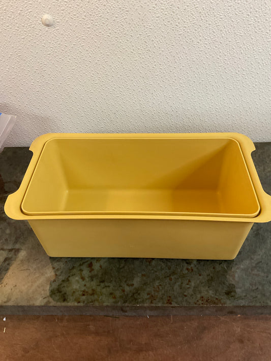 Vintage Tupperware Bread Saver With Lid