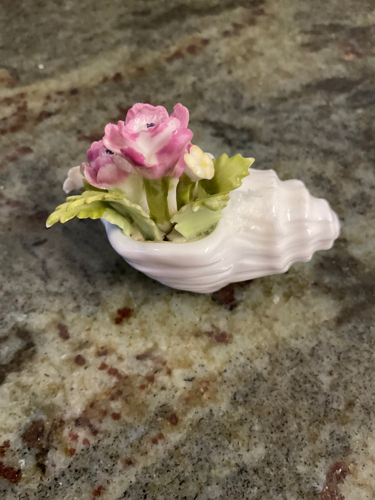 Napoware Bone China Sea Shell Posy Figurine