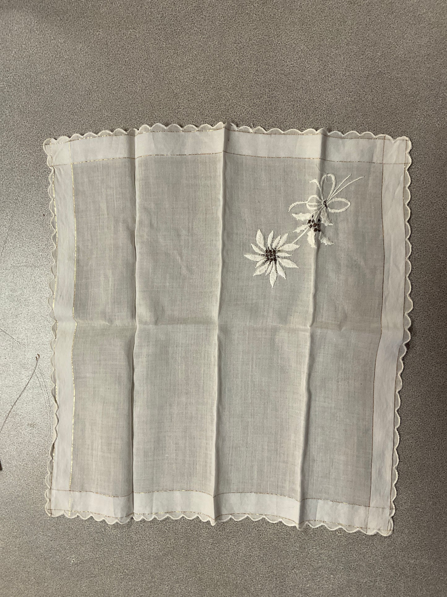 Vtg Embroidered Handkerchief w/Gold Accent