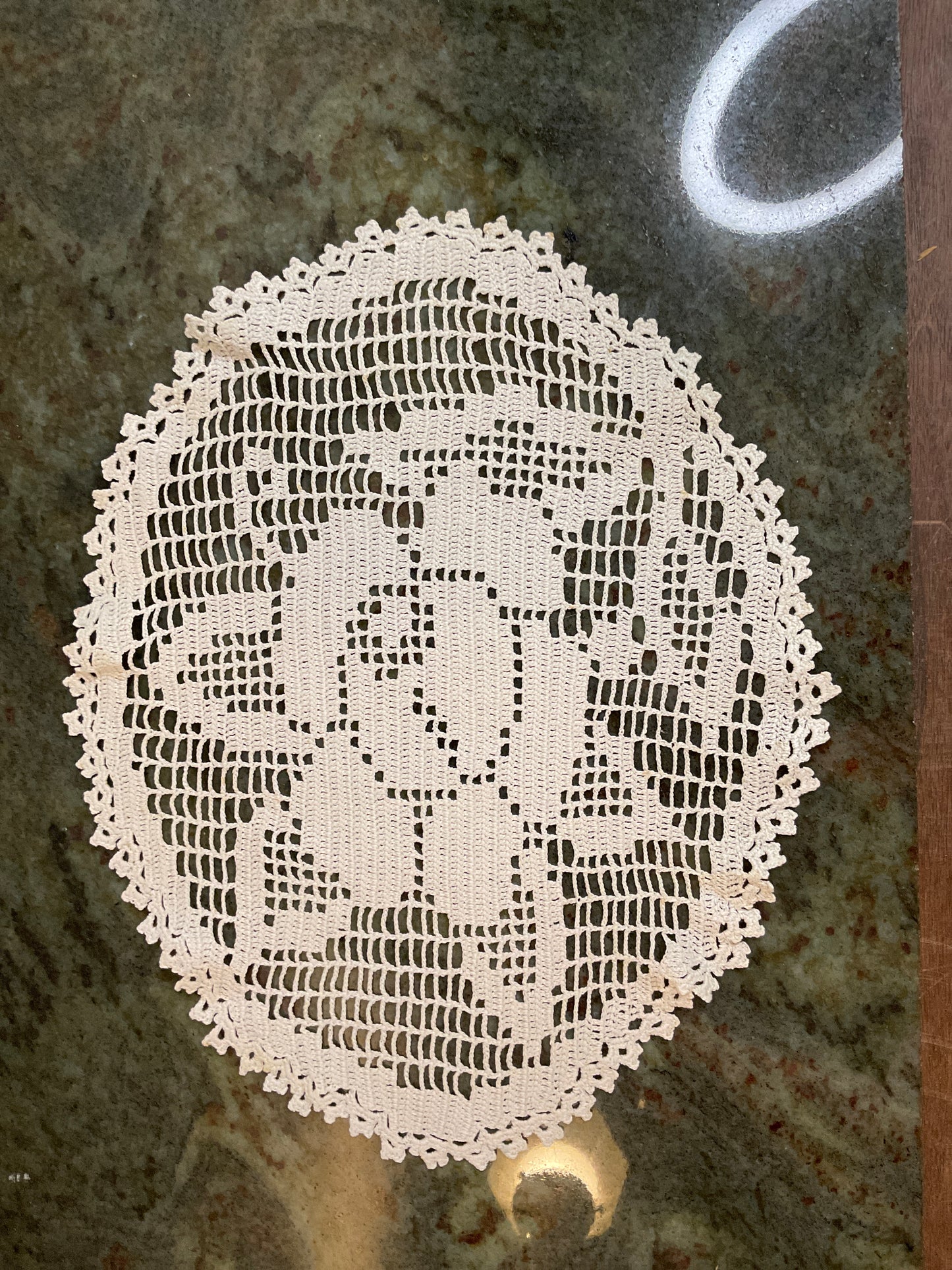 11” x 9” Oval Doily