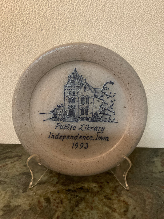 Independence Iowa Public Library Stoneware Pottery Plate