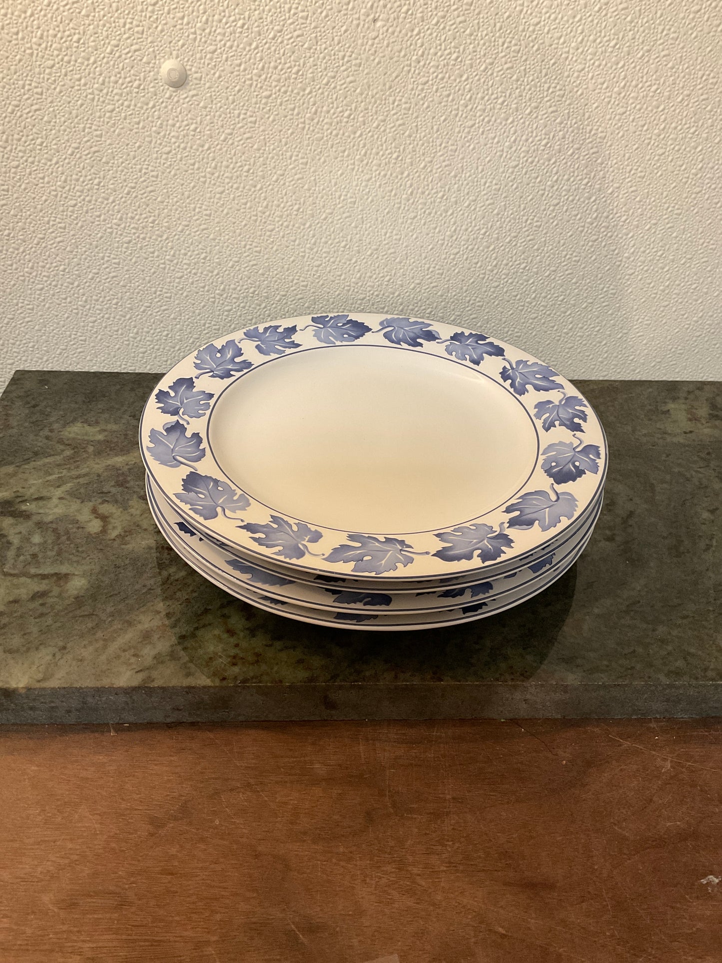 Vintage Classic Traditions Dinner Plate Set Of 4