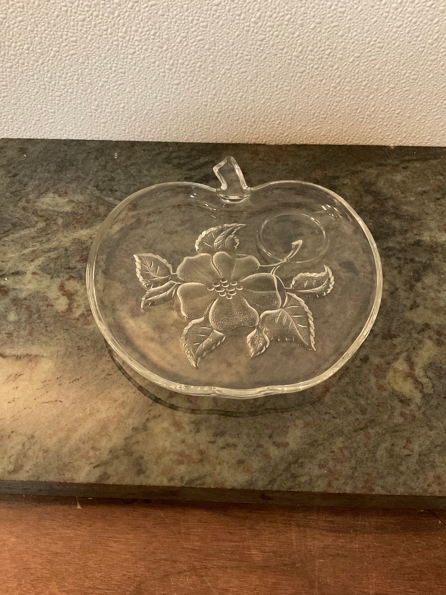 Vintage Apple Shaped Luncheon Tray Set of 4