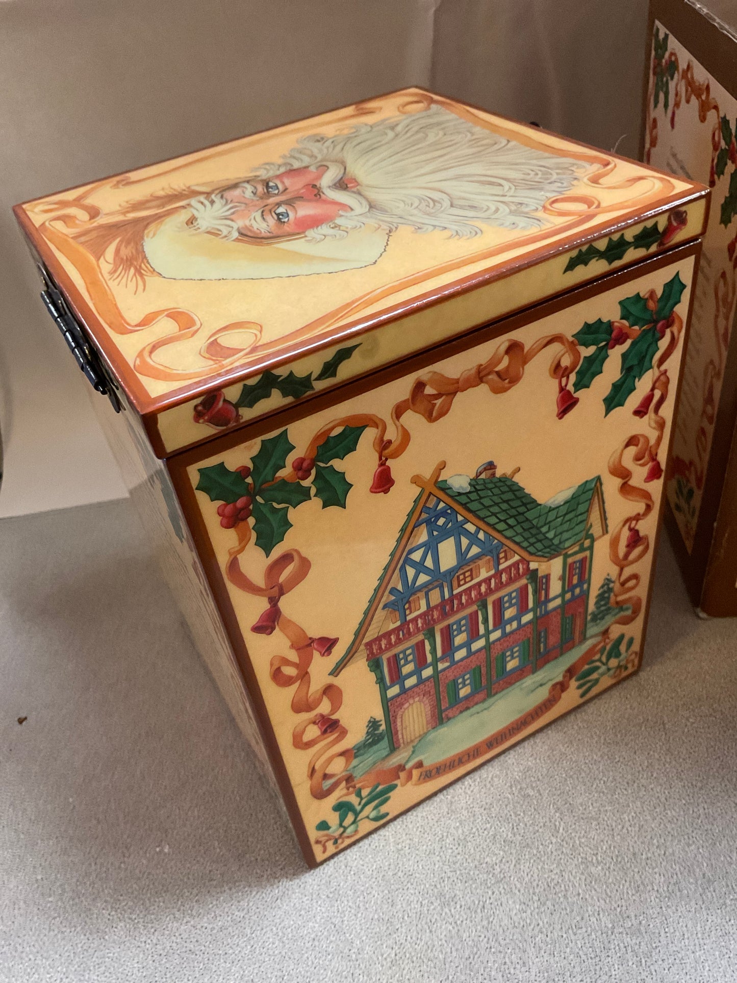 Limited Edition Musical Jack-In-The-Box Living Legends Kris’s Kringle