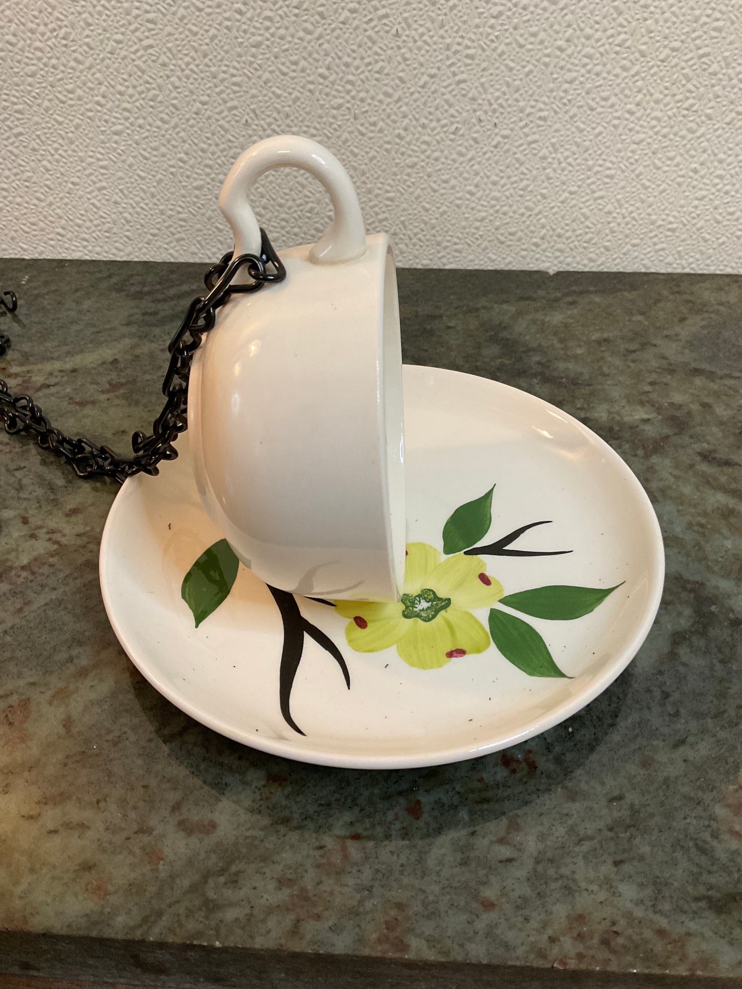 Teacup Birdfeeder
