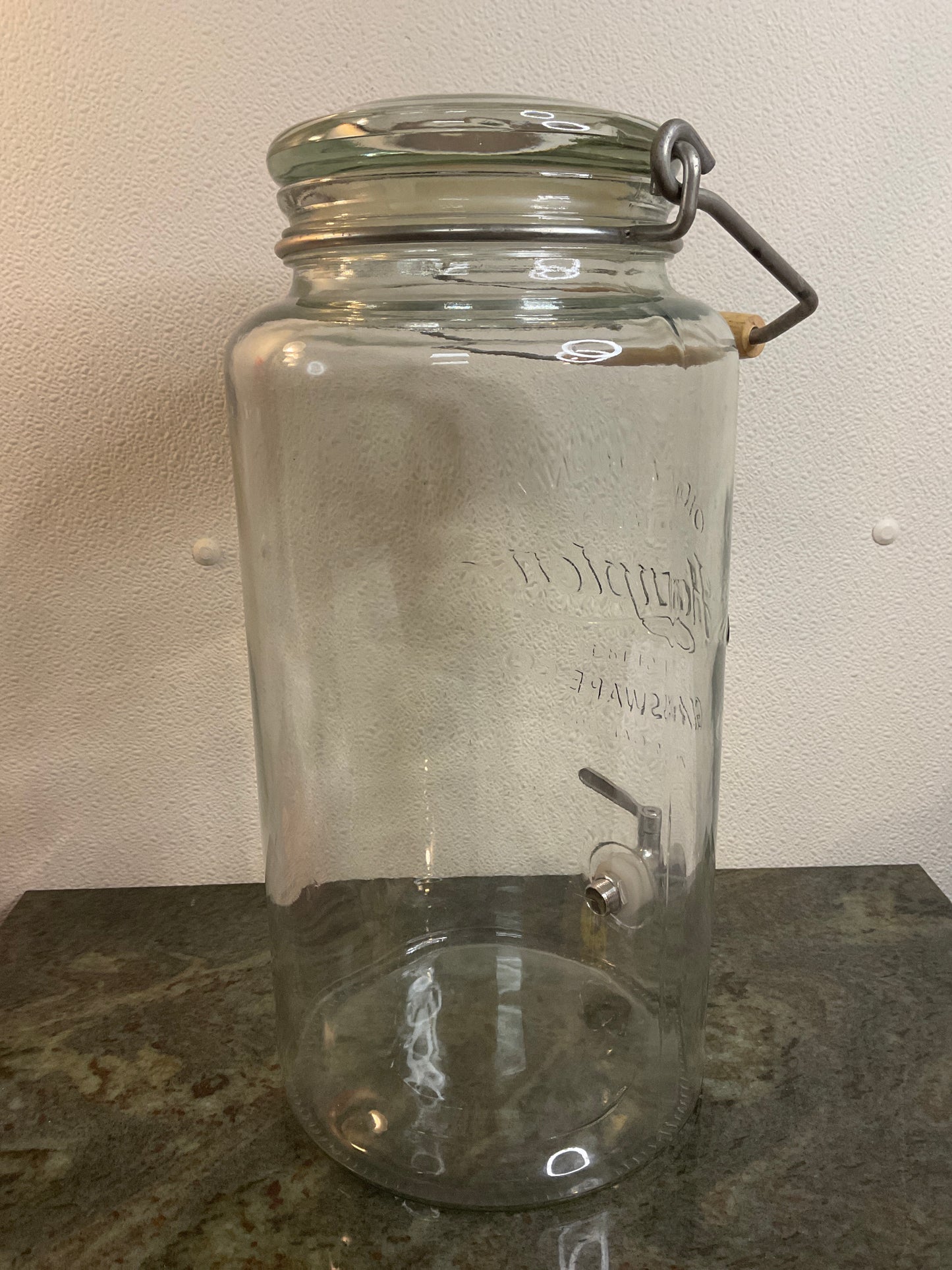 Hampton Glassware Co. 2.5 Gallon Dispenser With Metal Spigot/Wood Handle