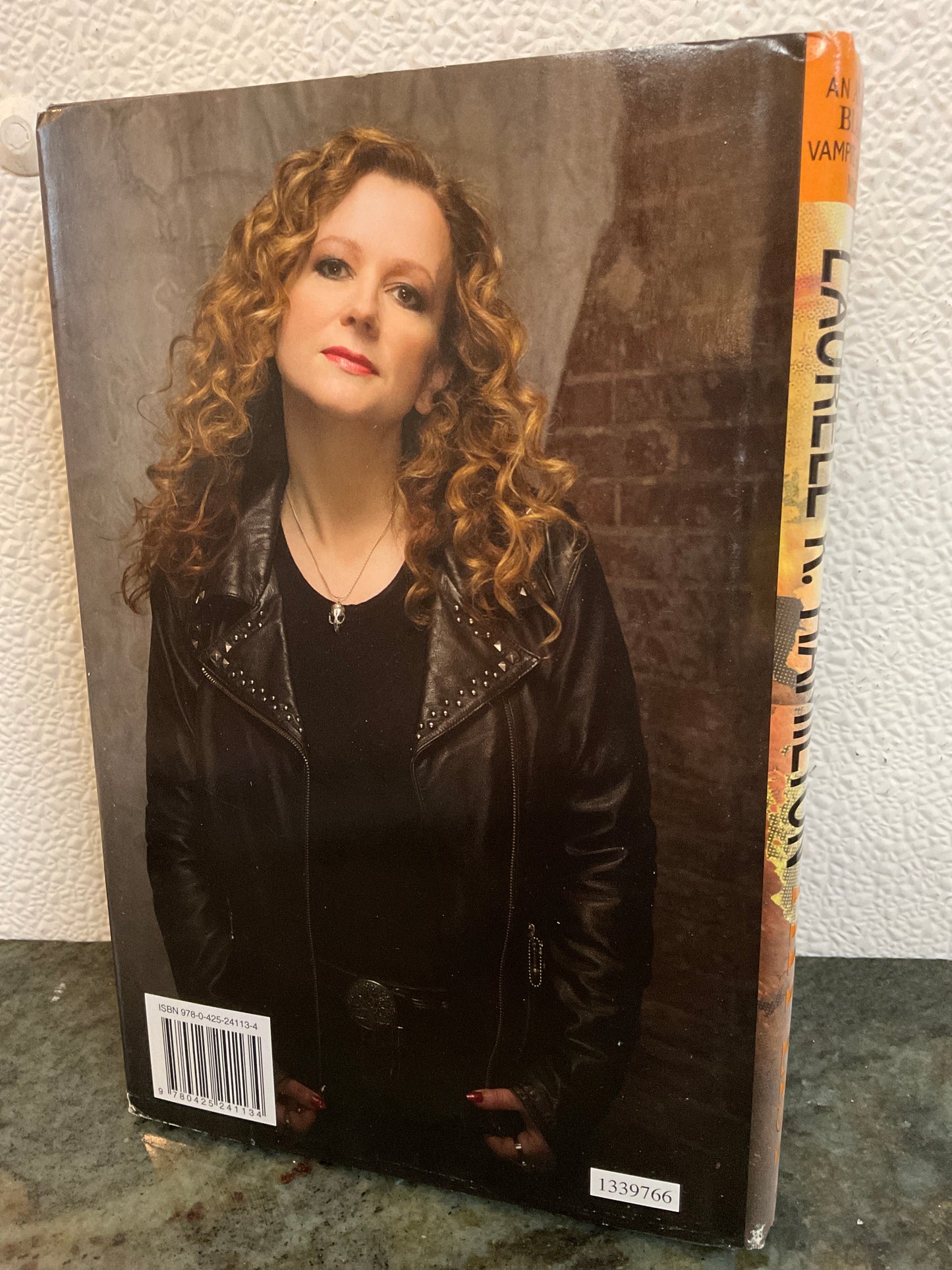 Book 2011 Hit List by Laurell K Hamilton
