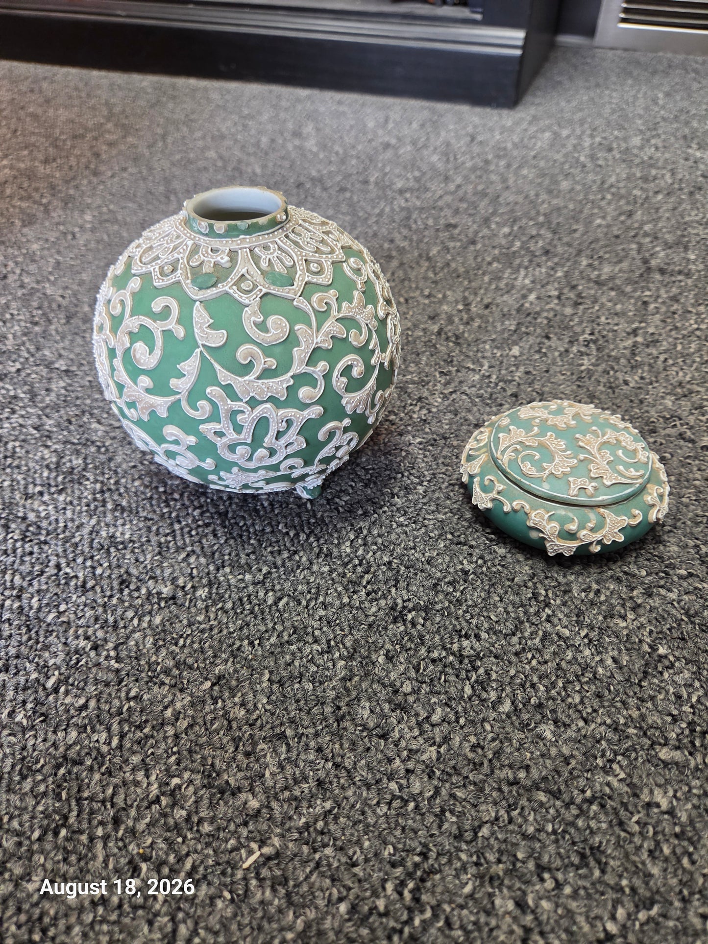 2 Piece Ceramic Decorative